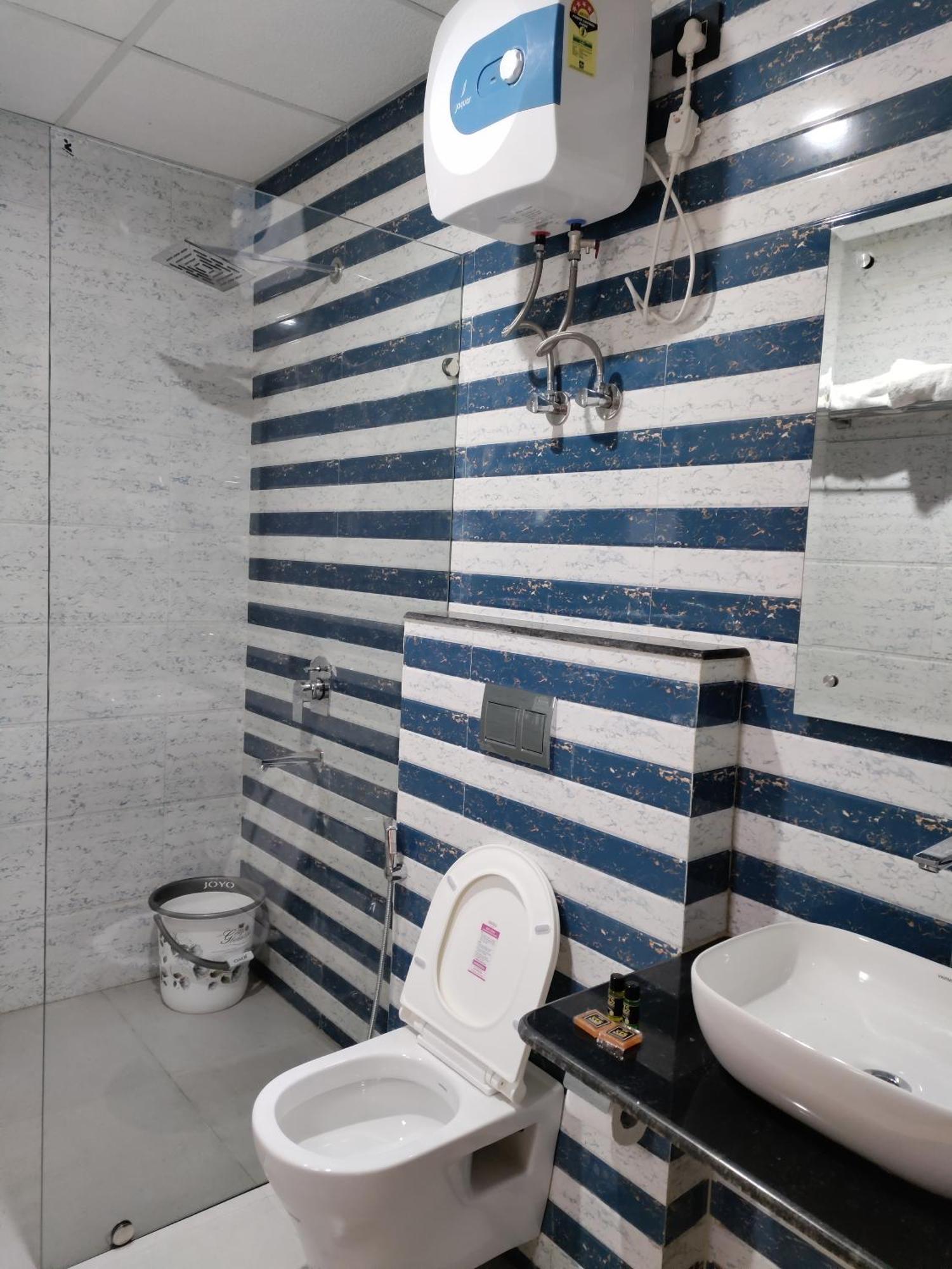 גרייטר נוידה Emerald Suites חדר תמונה