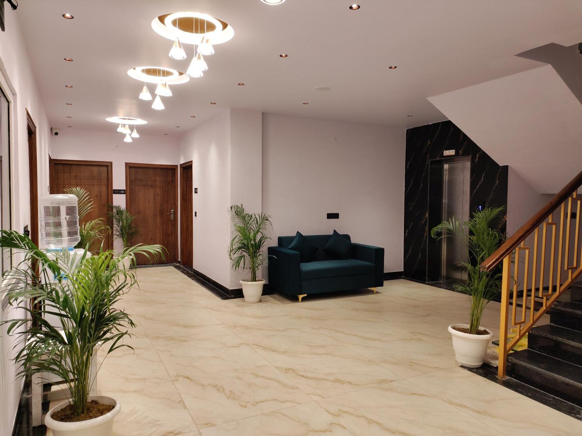 גרייטר נוידה Emerald Suites מראה חיצוני תמונה