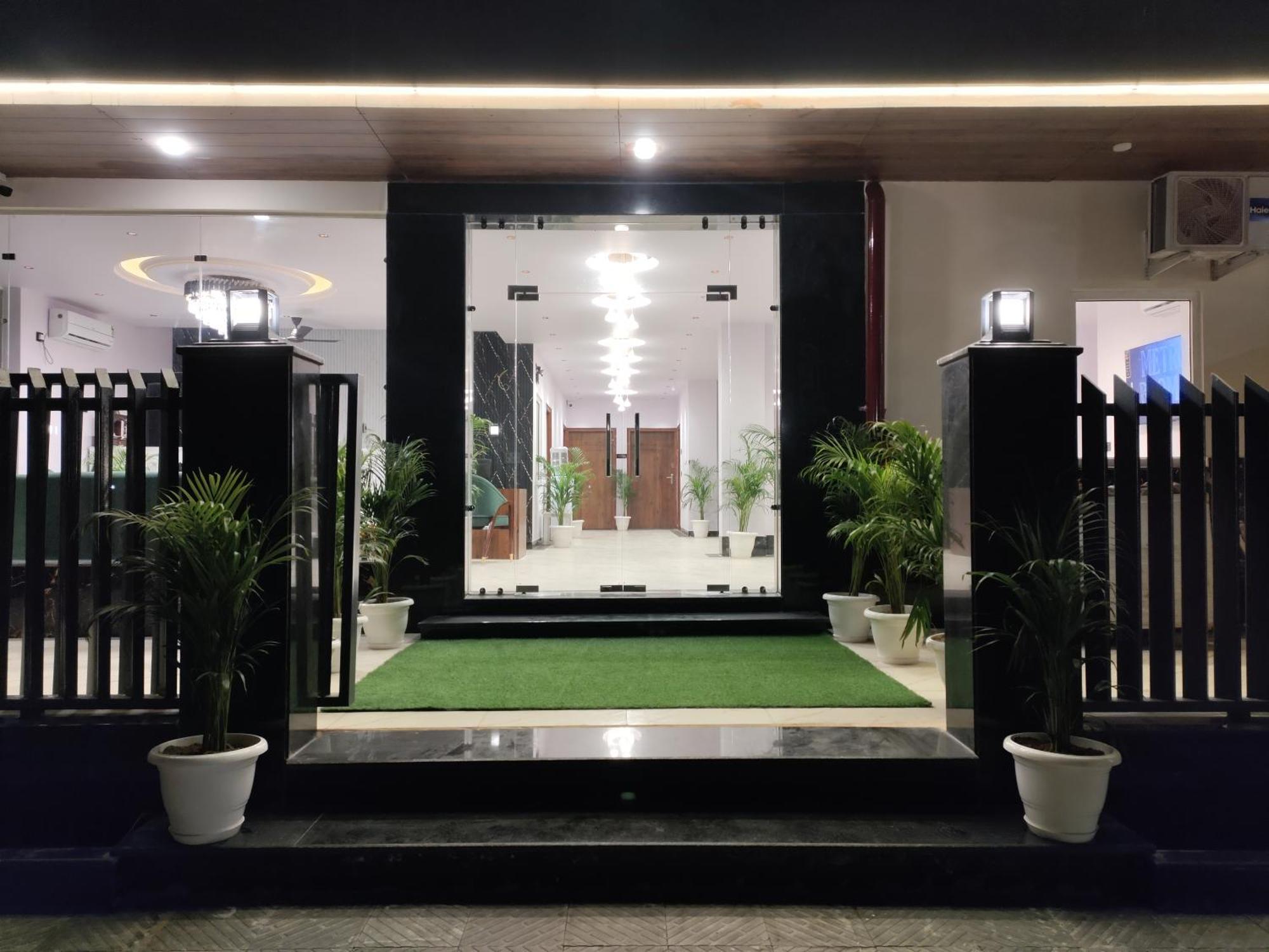 גרייטר נוידה Emerald Suites מראה חיצוני תמונה