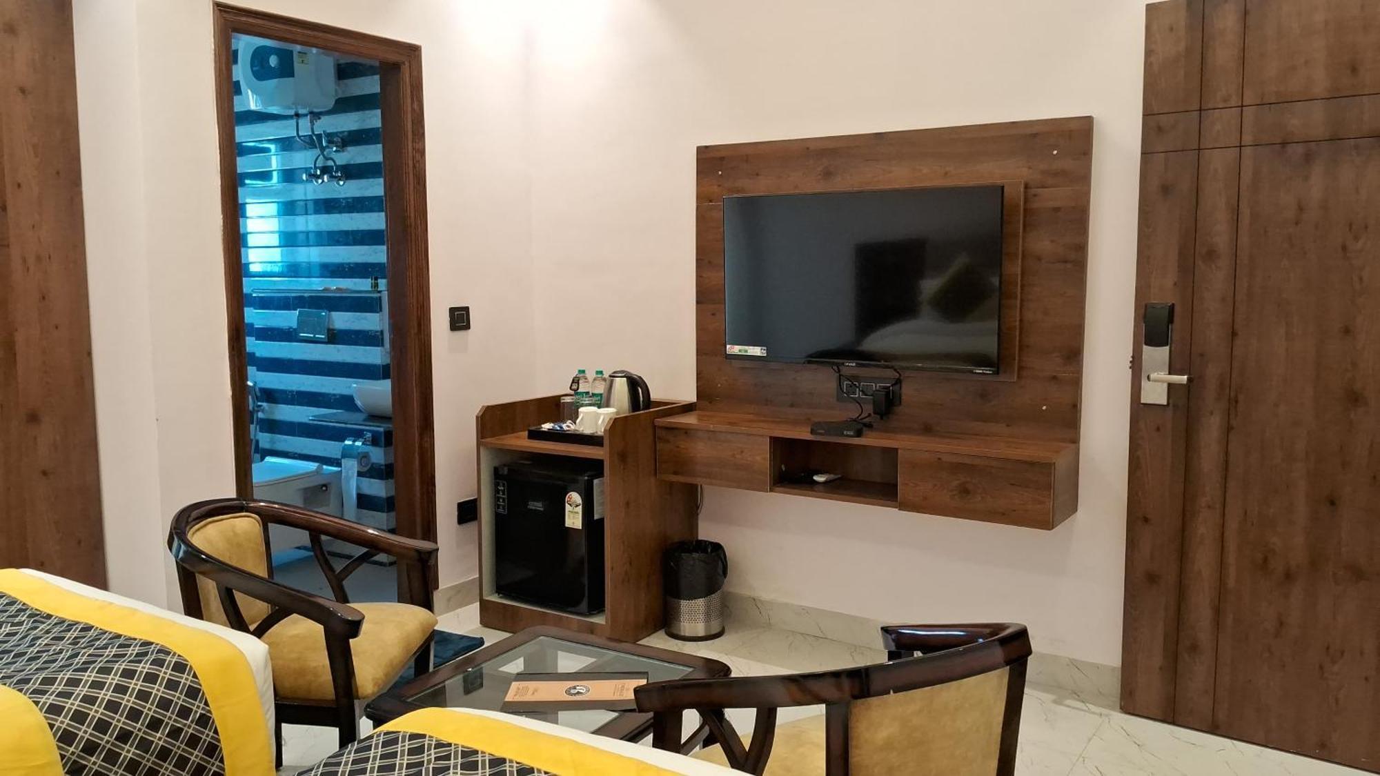 גרייטר נוידה Emerald Suites חדר תמונה